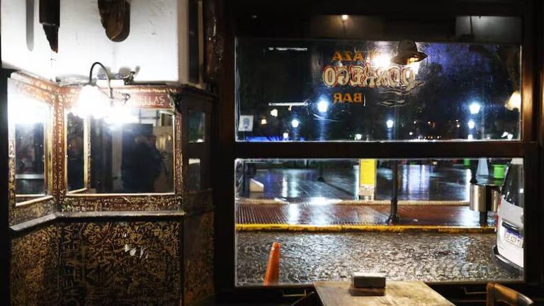 Lee más sobre el artículo Volvió a abrir un bar notable del barrio porteño de San Telmo luego de 23 años
