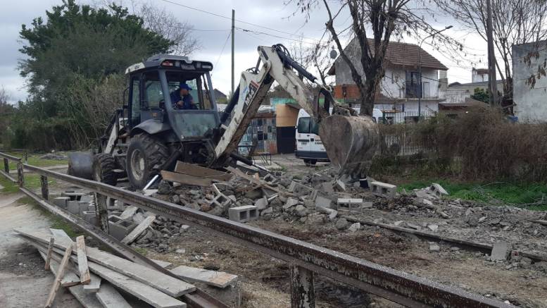 En este momento estás viendo El barrio de las vías del ferrocarril Urquiza agregó calles, nuevas edificaciones y locales comerciales