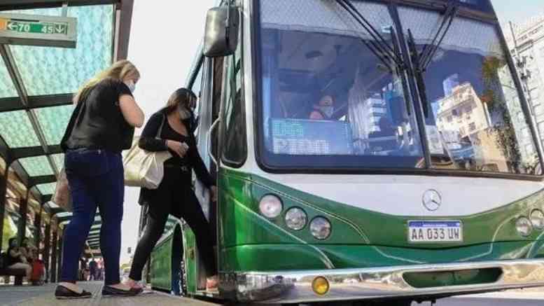 En este momento estás viendo Ante la amenaza de paro de transporte, el Gobierno Nacional acordó la regularización de los subsidios adeudados