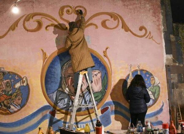 El Gobierno de la Ciudad volvió a tapar un mural titulado “Nunca Más” en Chacarita